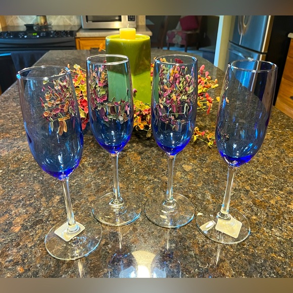 Unbranded Other - Set of Four-NWT-Blue Champagne Glasses